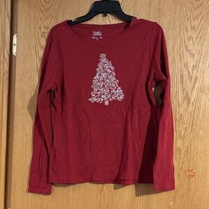 Croft & Barrow, women’s red long sleeve crew neck shirt
Size Medium